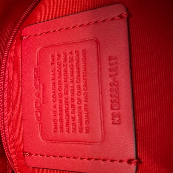 Coach pebbled leather crossbody - Picture 8 of 10